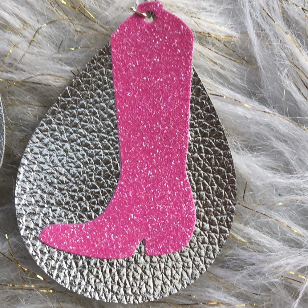 Lightweight space Cowgirl earrings - Picture 2 of 4